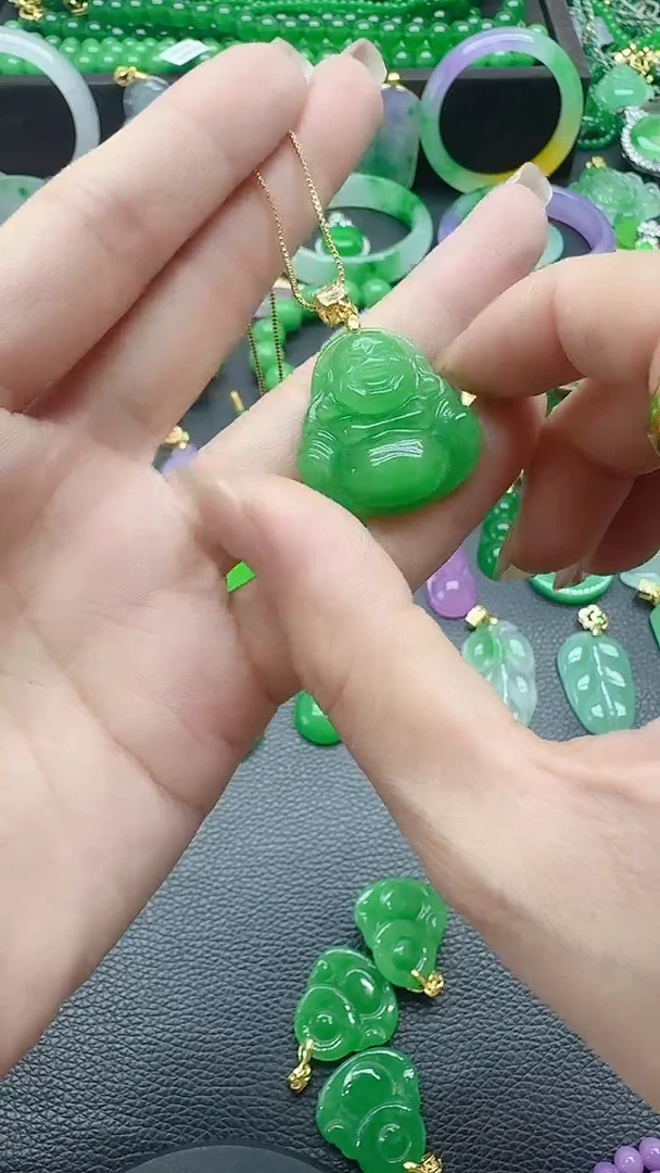 翡翠未镶嵌颈饰满绿小厚佛
