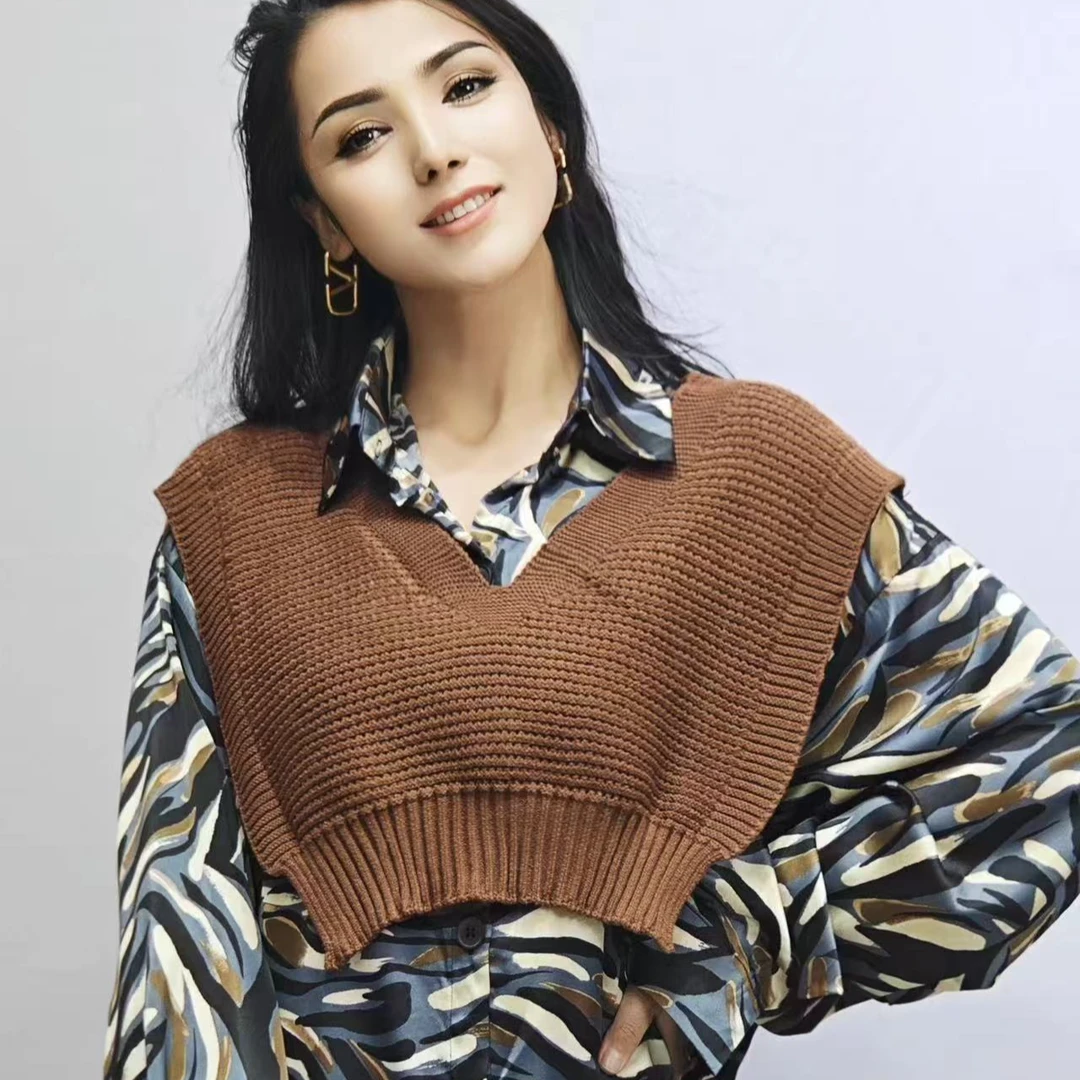 2025年女士洋气时尚设计花纹polo领衬衫显瘦针织套装潮