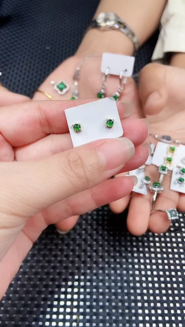 【闪购商品】翡翠耳饰未镶嵌11111111