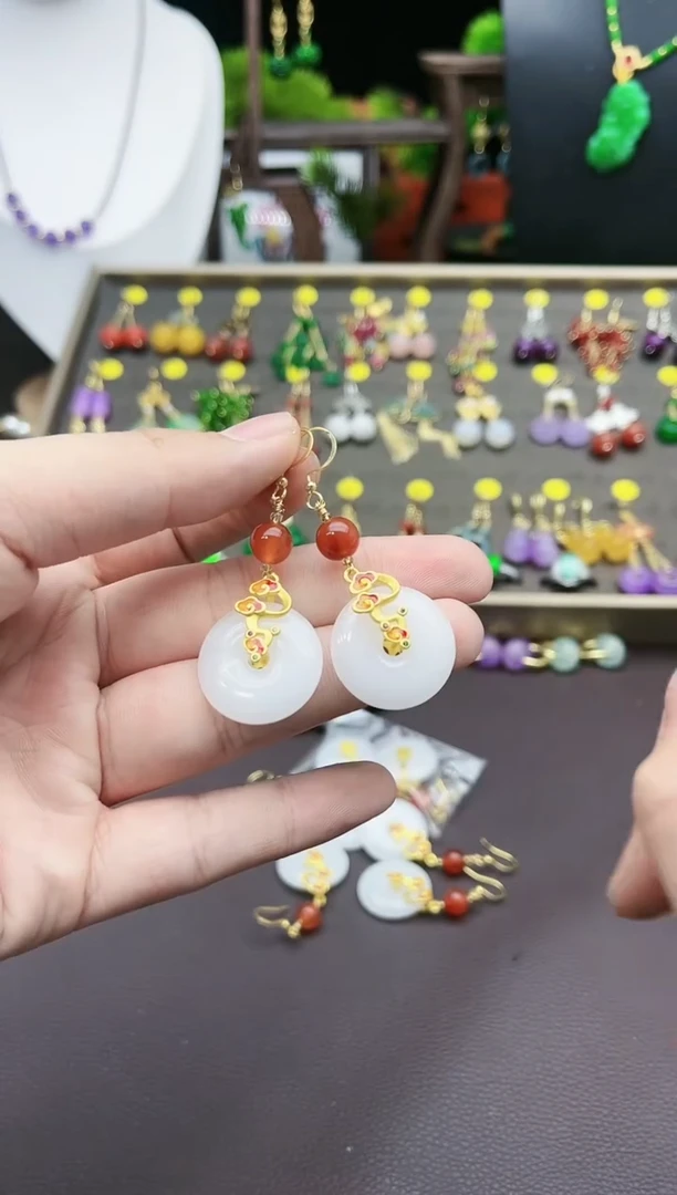 【闪购商品】南红玛瑙耳饰银S925镶嵌白平安扣