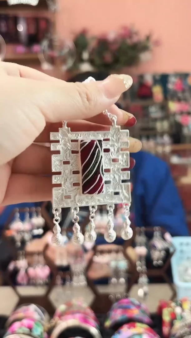 艺枝独绣手工饰品82