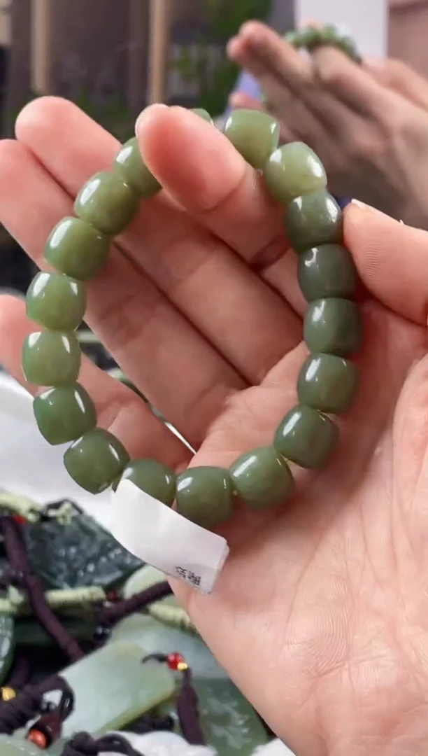 颈饰未镶嵌和田玉拍一发一