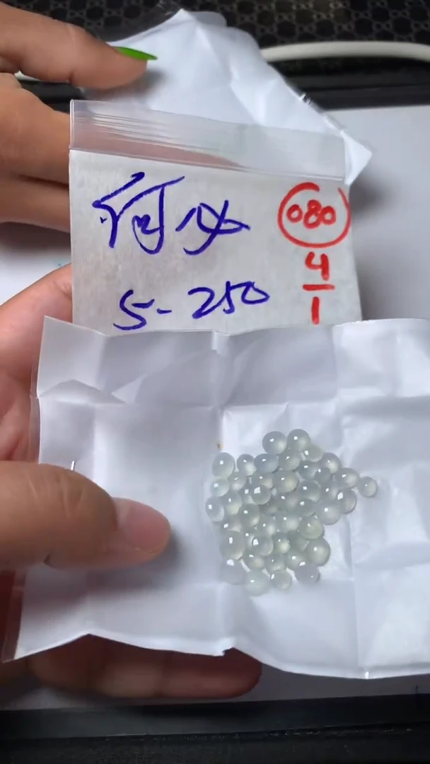 未镶嵌定制翡翠何**意缅甸天然翡翠A货80