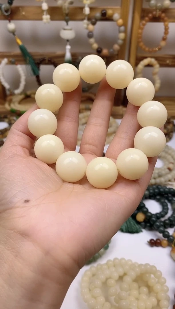 【闪购商品】白玉菩提吊坠20mm纯白色系手串