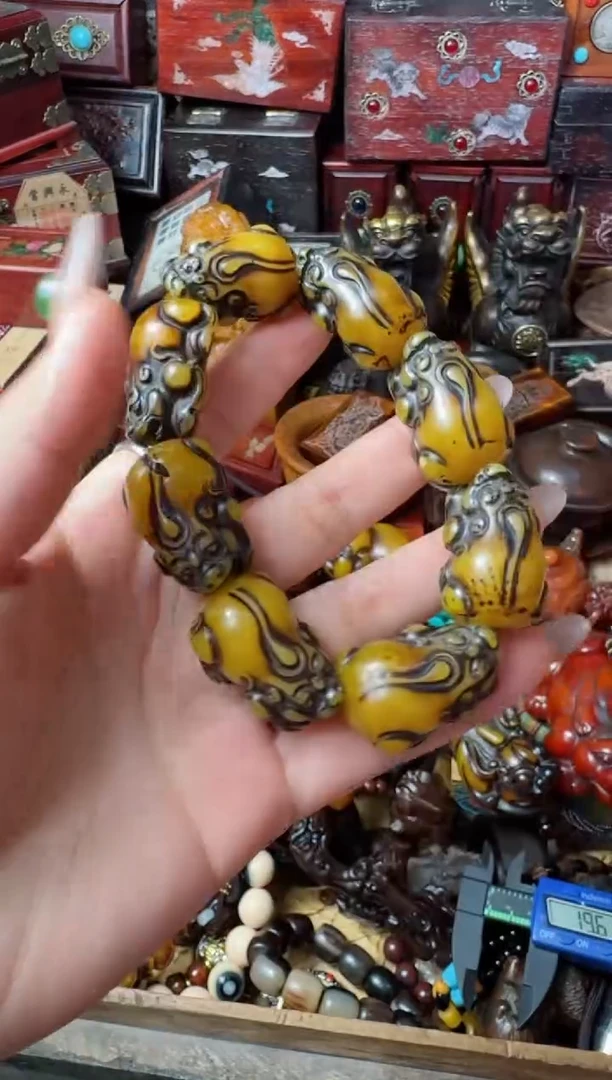 【闪购商品】蜜蜡裸石未镶嵌主播推荐：一物一拍，讲解为准！