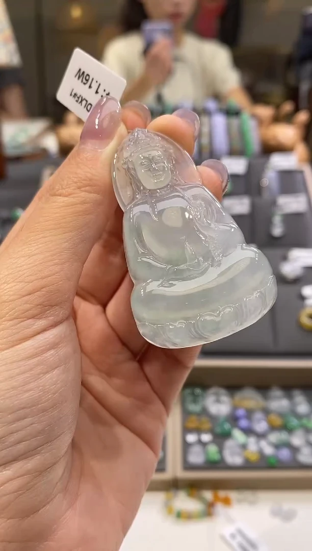 颈饰未镶嵌翡翠观音