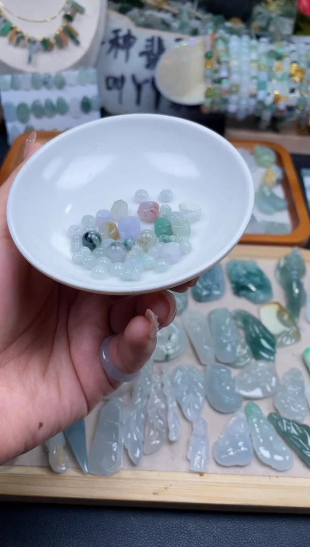散珠翡翠先*贝天然翡翠5