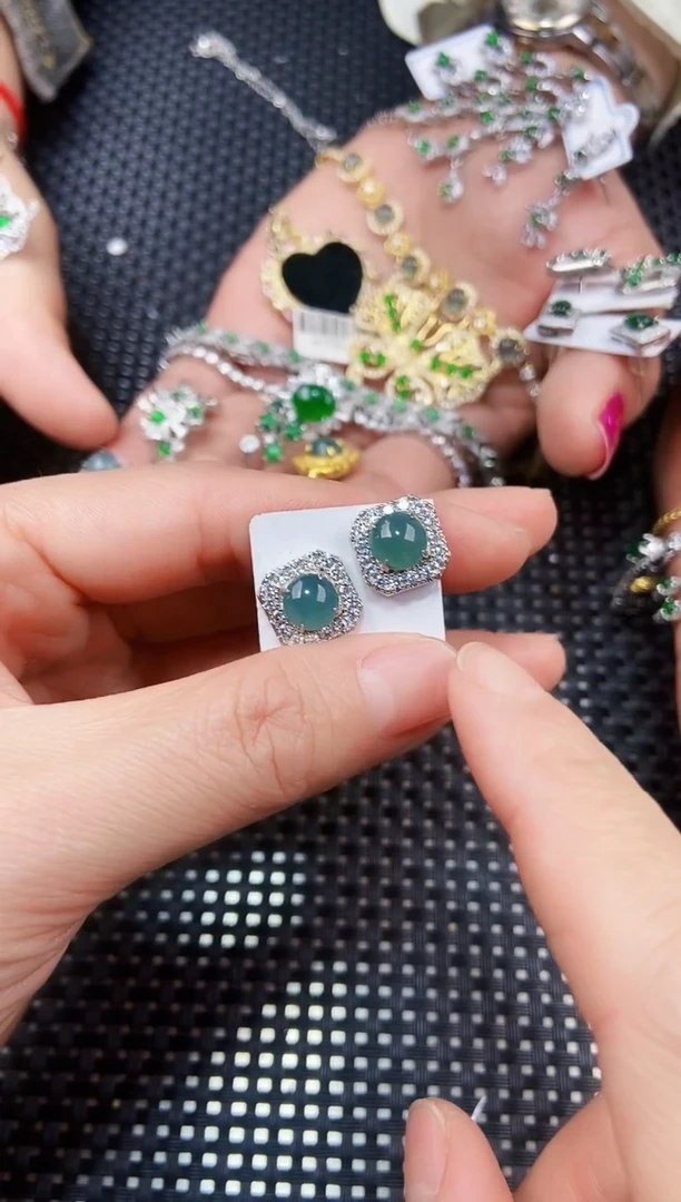 【闪购商品】翡翠耳饰未镶嵌11111111