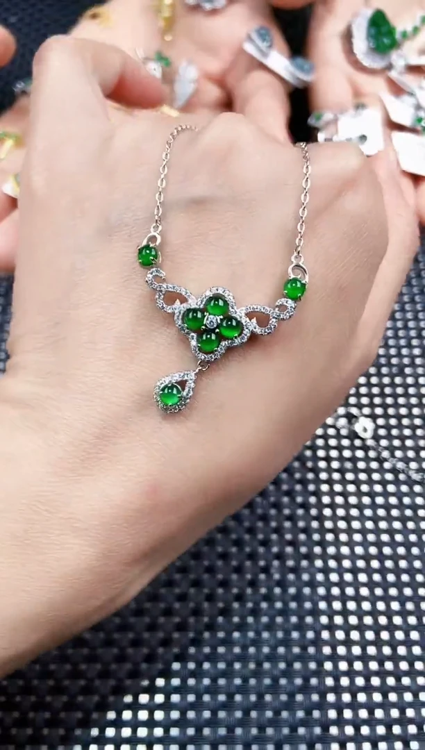 【闪购商品】翡翠颈饰未镶嵌111111111