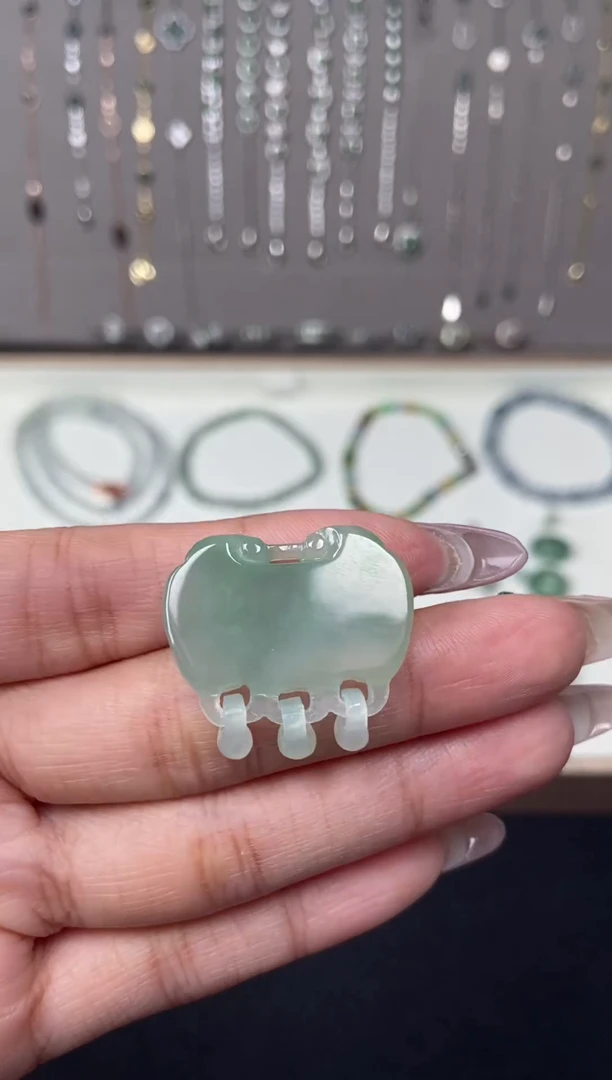 吊坠(不含链)未镶嵌翡翠如意锁天然缅甸翡翠A货