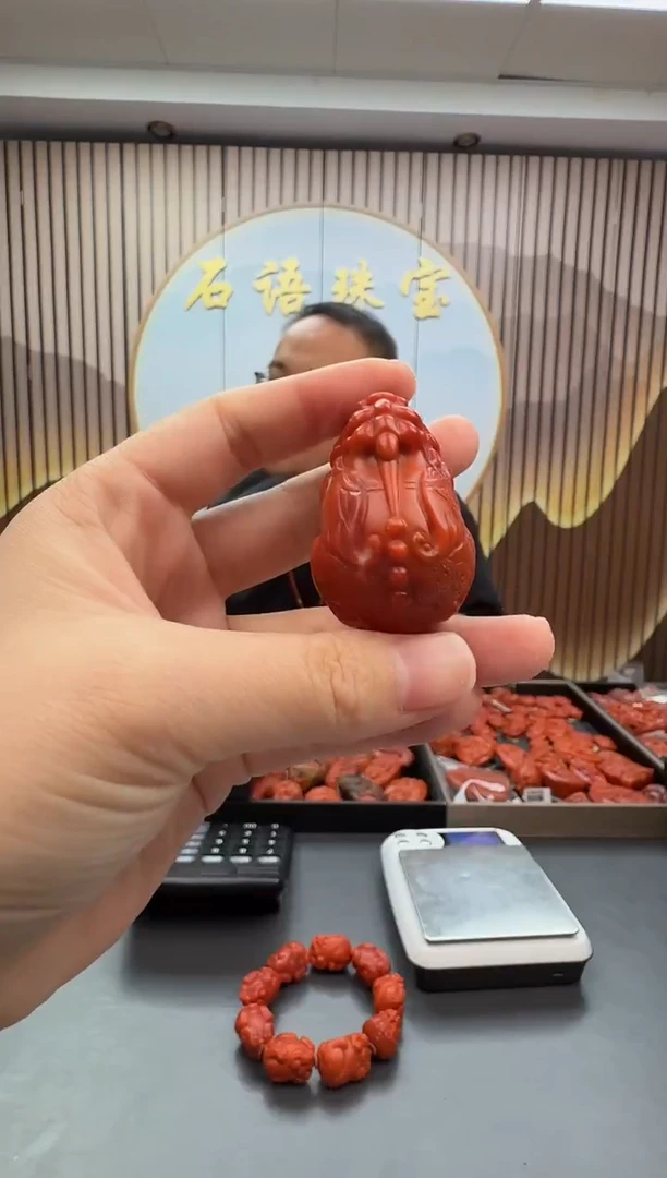 未镶嵌雕刻南红玛瑙081ZB1119产品一个