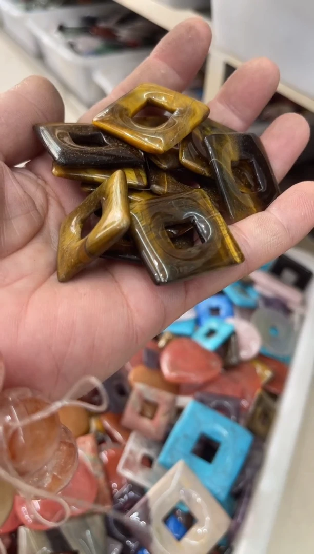 玛瑙/玉髓未镶嵌珠宝半成品两个