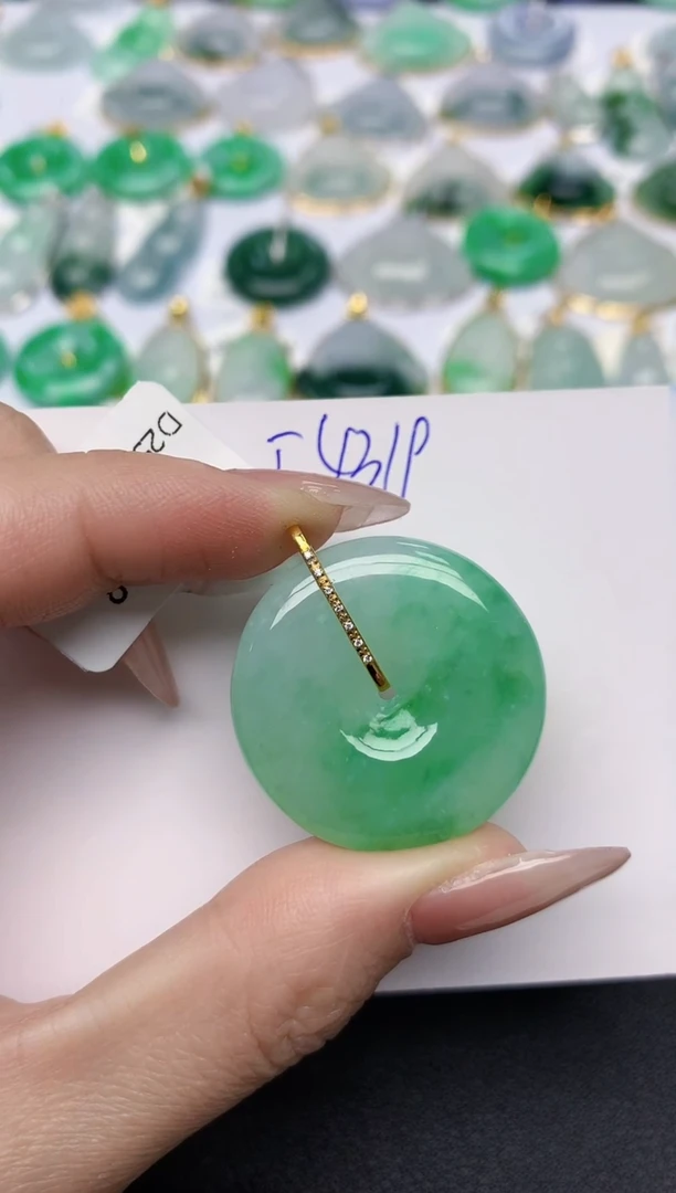 颈饰18K金镶嵌翡翠天然缅甸A货翡翠百元以上9元证书费自理