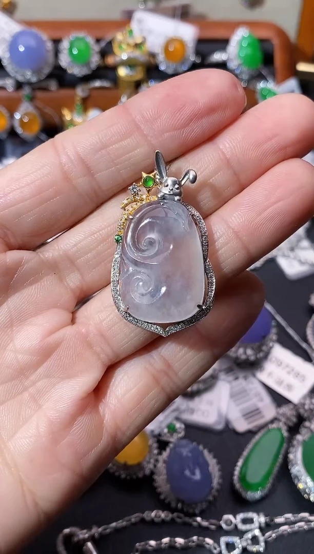 【闪购商品】翡翠吊坠(不含链)18K金镶嵌吊坠