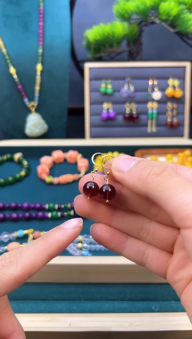 【闪购商品】血珀耳饰14K金镶嵌E29