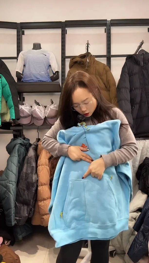 2325 闪购编码  运动卫衣裤以直播间过款为准 尺码  ·  180