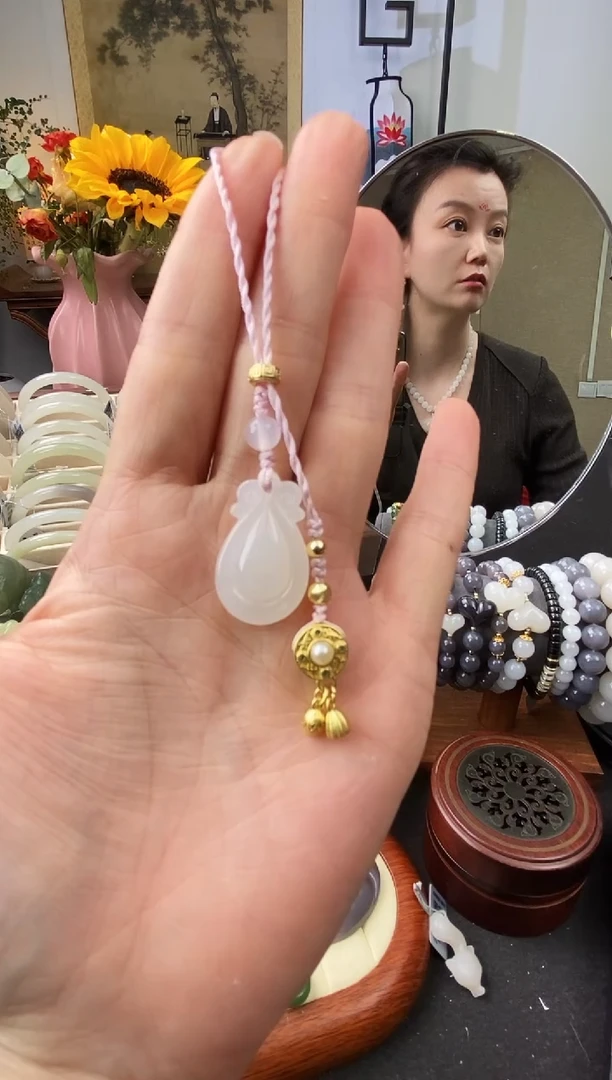 颈饰未镶嵌和田玉（白玉）如意吊坠