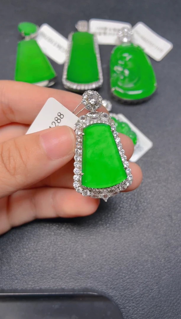 颈饰银S925镶嵌翡翠1