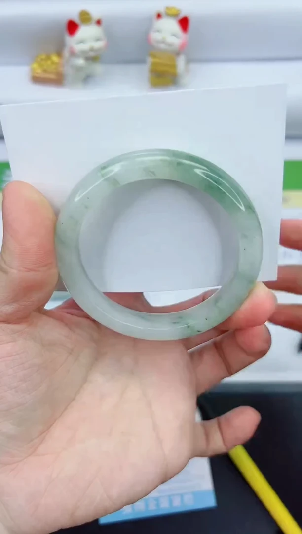 【闪购商品】石英质玉手镯未镶嵌334-56.4