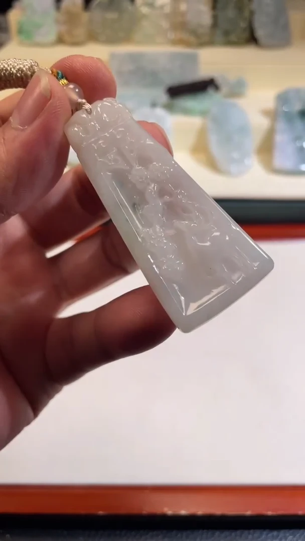 翡翠未镶嵌颈饰8/19/098