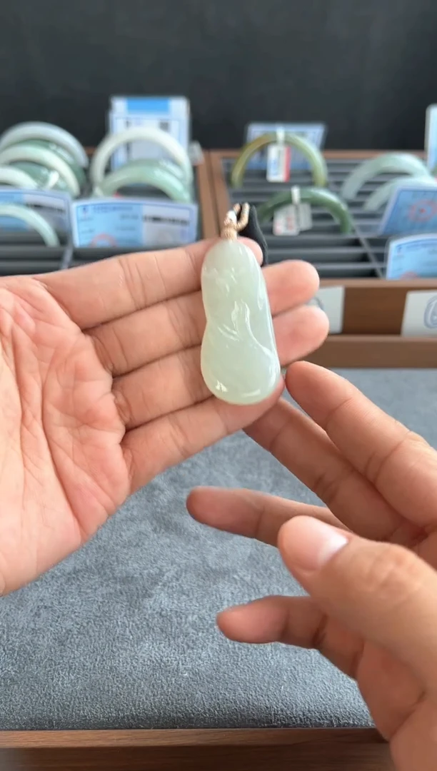 翡翠未镶嵌颈饰3626号