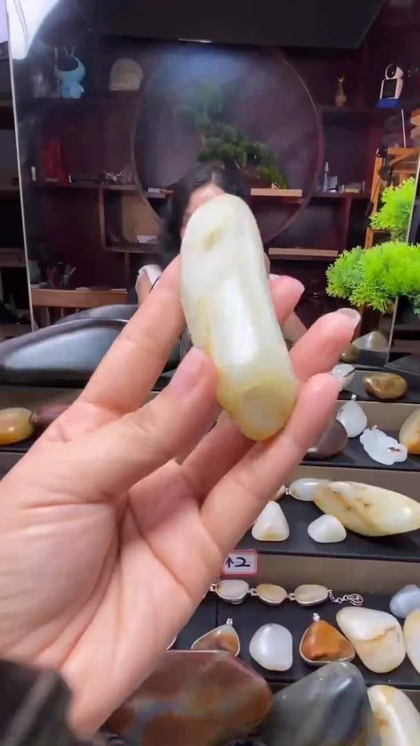未镶嵌和田玉挂件雨****念和田玉吊坠挂件精美