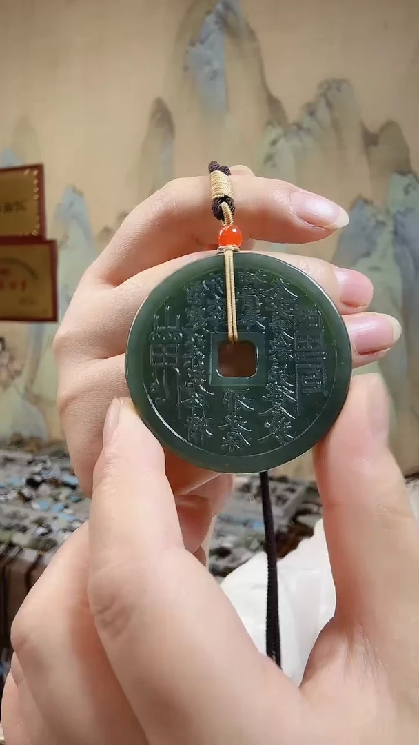 和田玉未镶嵌颈饰.