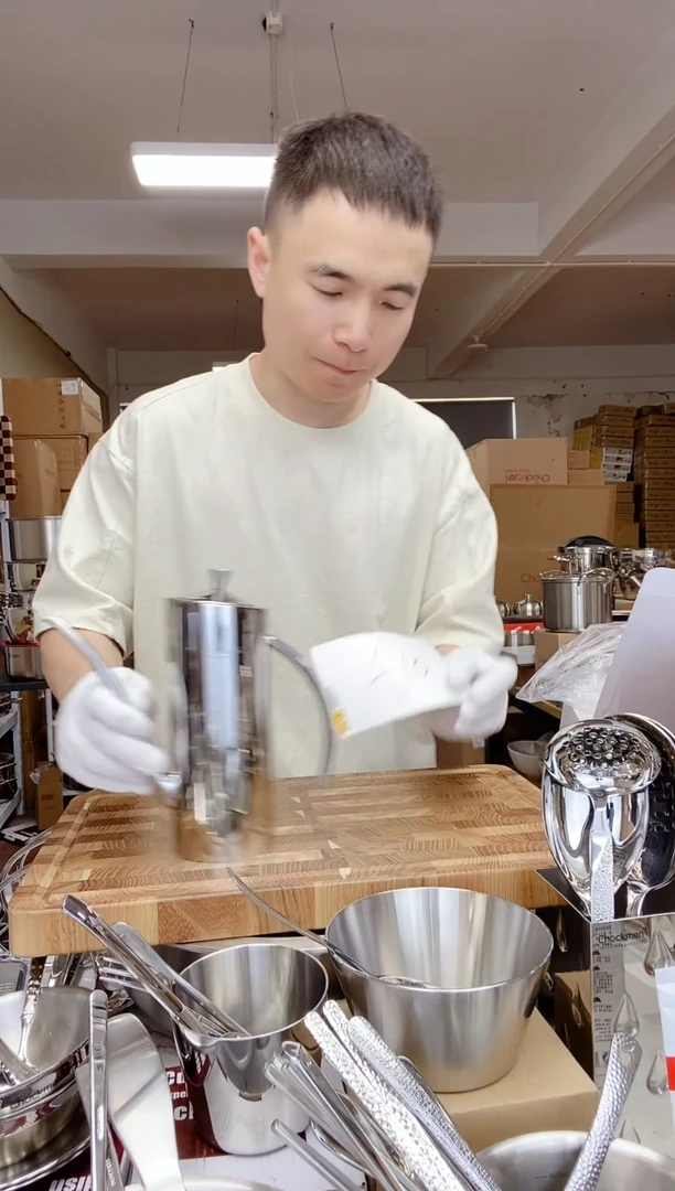 A10 微瑕卓德铭大号长嘴油壶