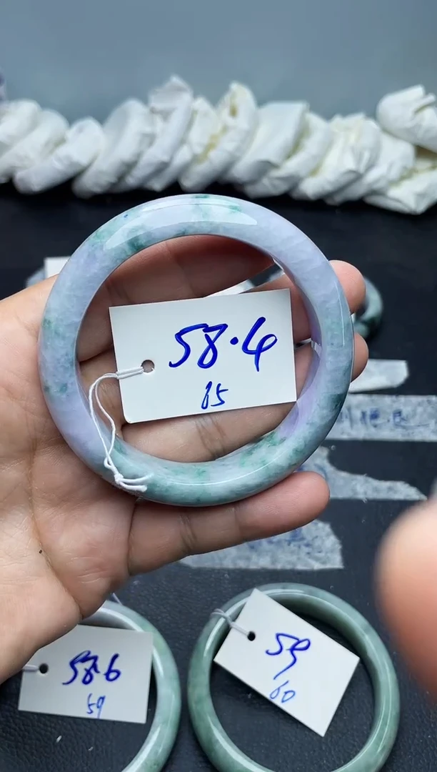 未镶嵌手镯翡翠65