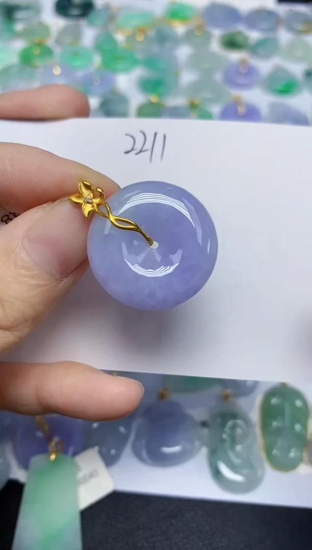 翡翠18K金镶嵌颈饰天然缅甸翡翠A货
