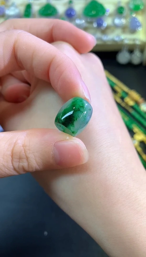 吊坠(不含链)未镶嵌翡翠吊坠|150+25