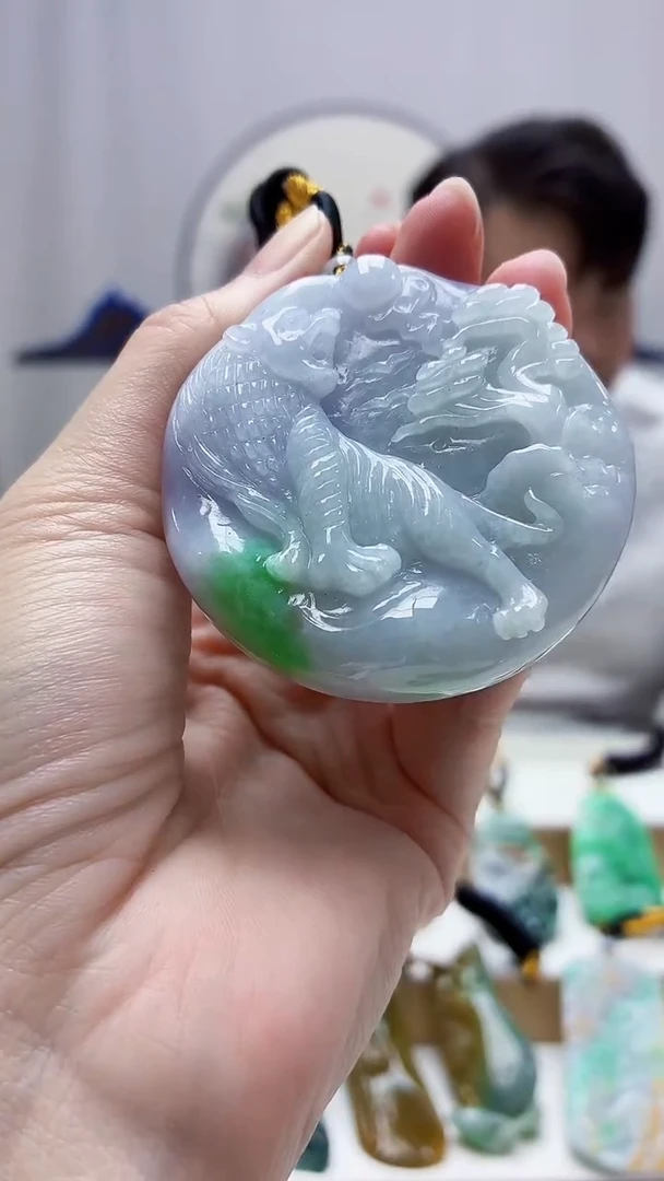 未镶嵌定制翡翠5060zm-毛货挂件虎牌45