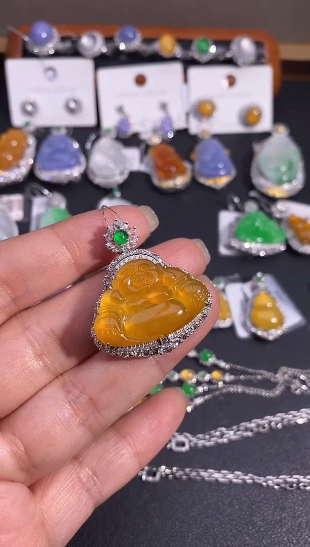 【闪购商品】翡翠吊坠(不含链)18K金镶嵌吊坠