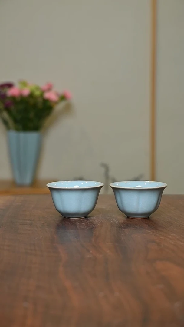 天青釉 葵口杯 微瑕 朱家汝窑款 2只 35ml