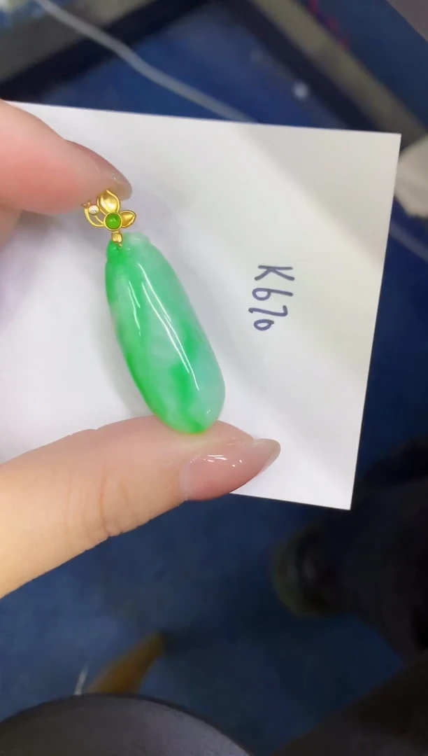 颈饰未镶嵌翡翠缅甸天然翡翠A货