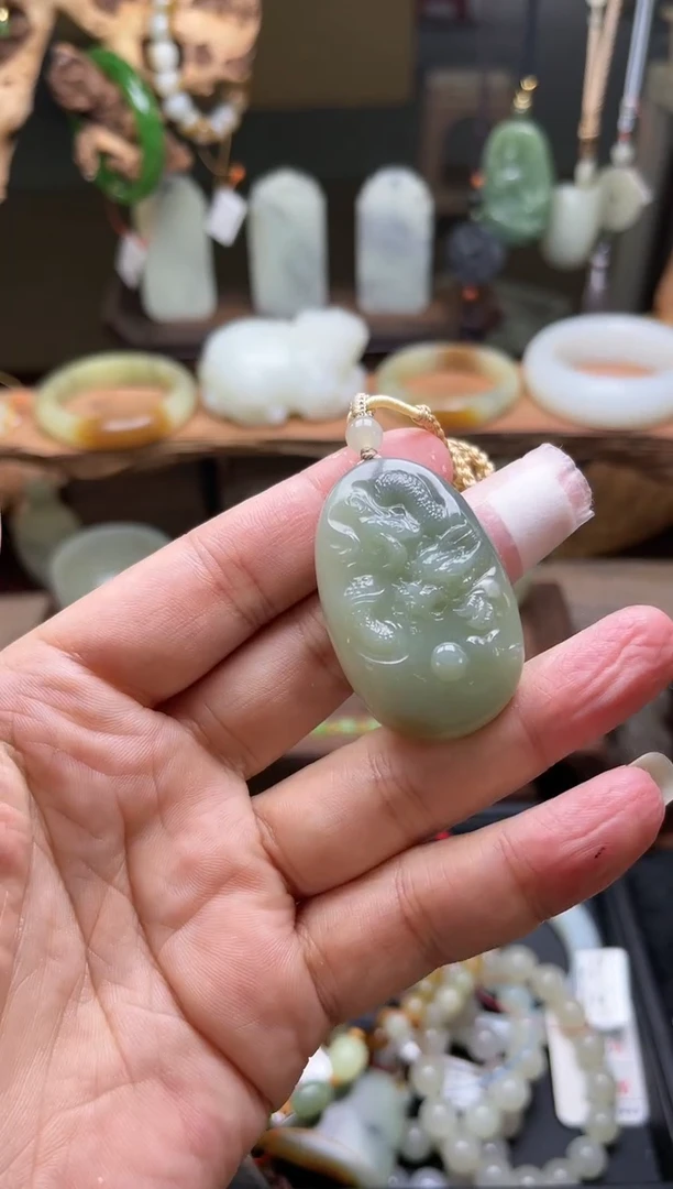 【闪购商品】和田玉吊坠未镶嵌若羌三色料随形龙