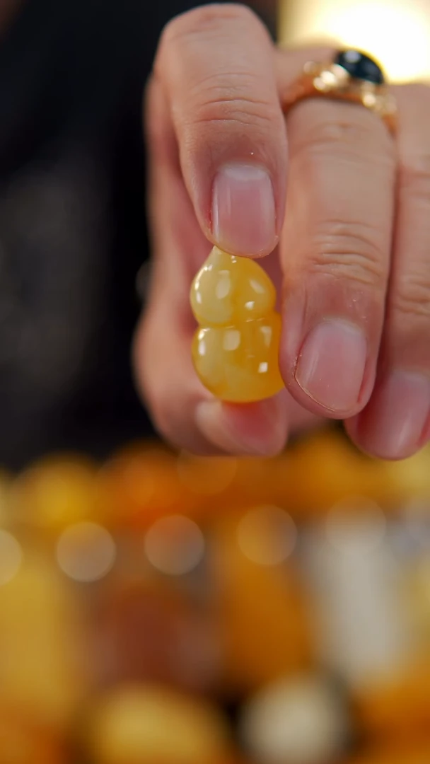 【闪购商品】蜜蜡裸石未镶嵌4.78俄料葫芦