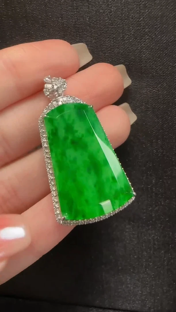 【闪购商品】翡翠颈饰18K金镶嵌517无事牌一个