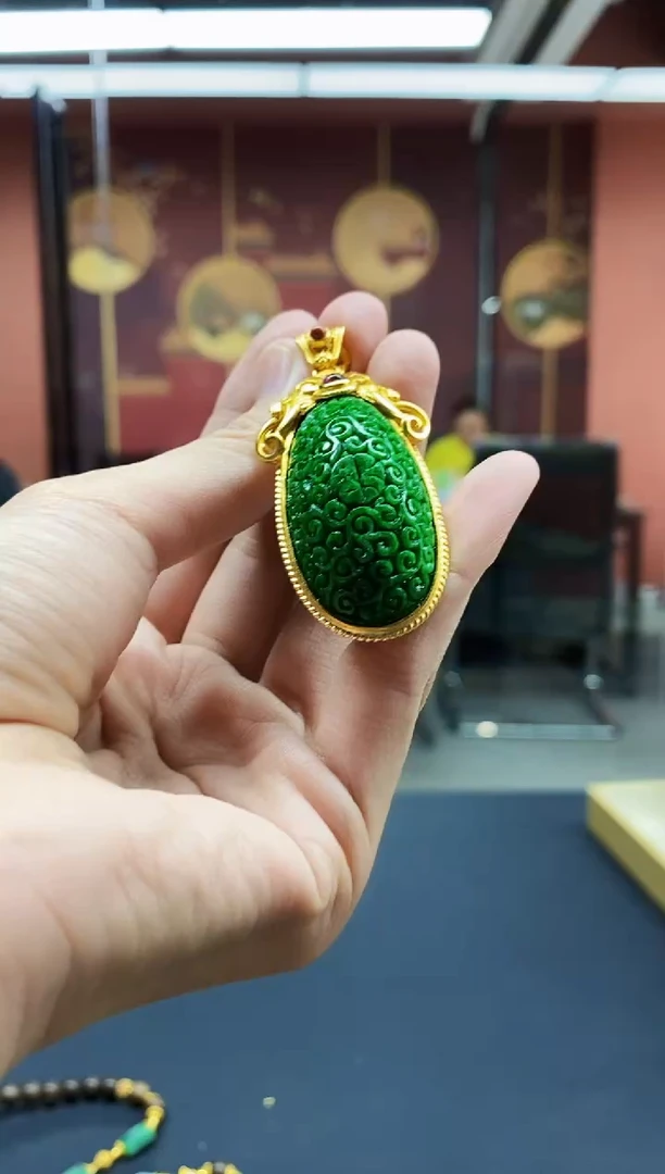 颈饰未镶嵌翡翠吊坠