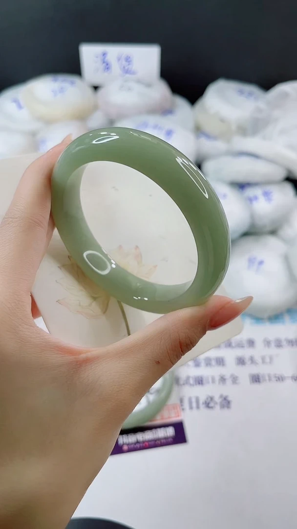未镶嵌手镯石英质玉多样性发货V140