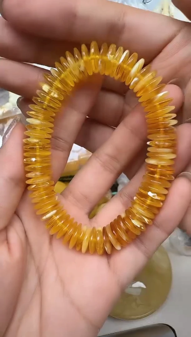 裸石琥珀未镶嵌如图
