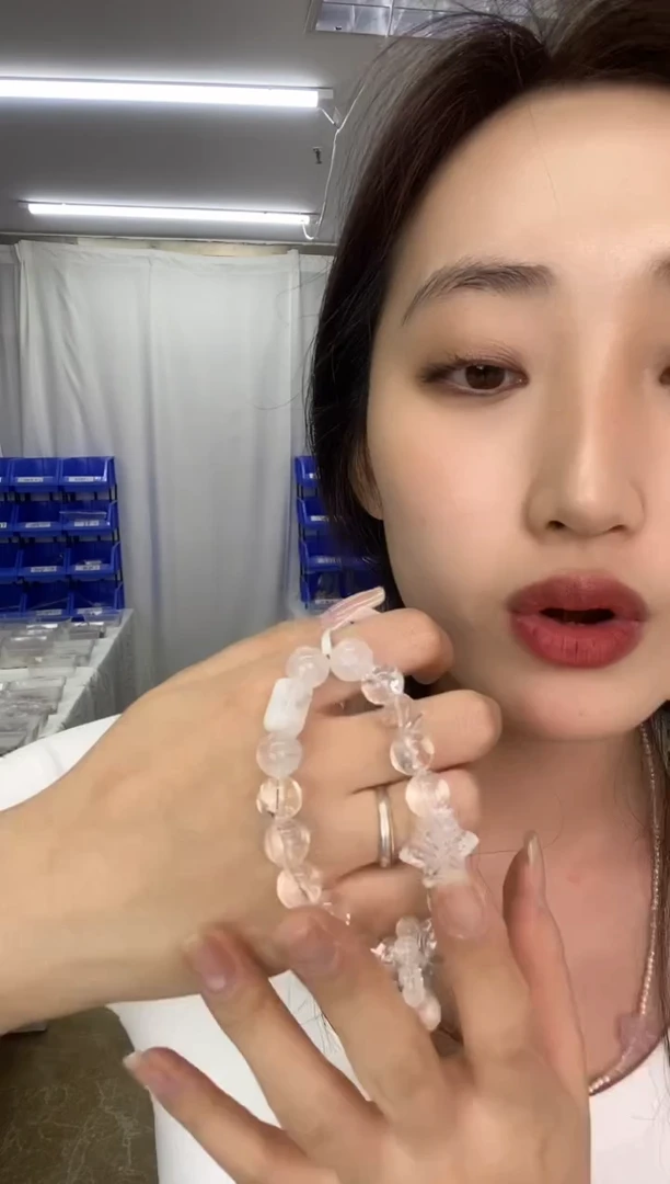 水晶手链未镶嵌天然珠宝多样性发其一