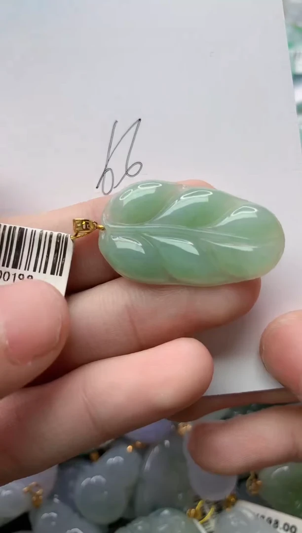 【闪购商品】翡翠颈饰18K金镶嵌34.........