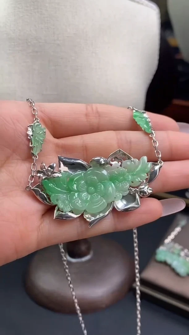 颈饰银S925镶嵌翡翠15408