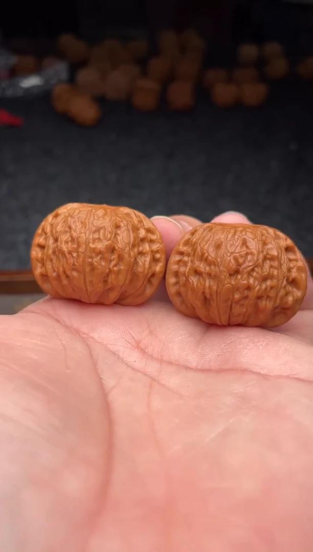 把件文玩核桃 B 173 号  36 尺铁锤