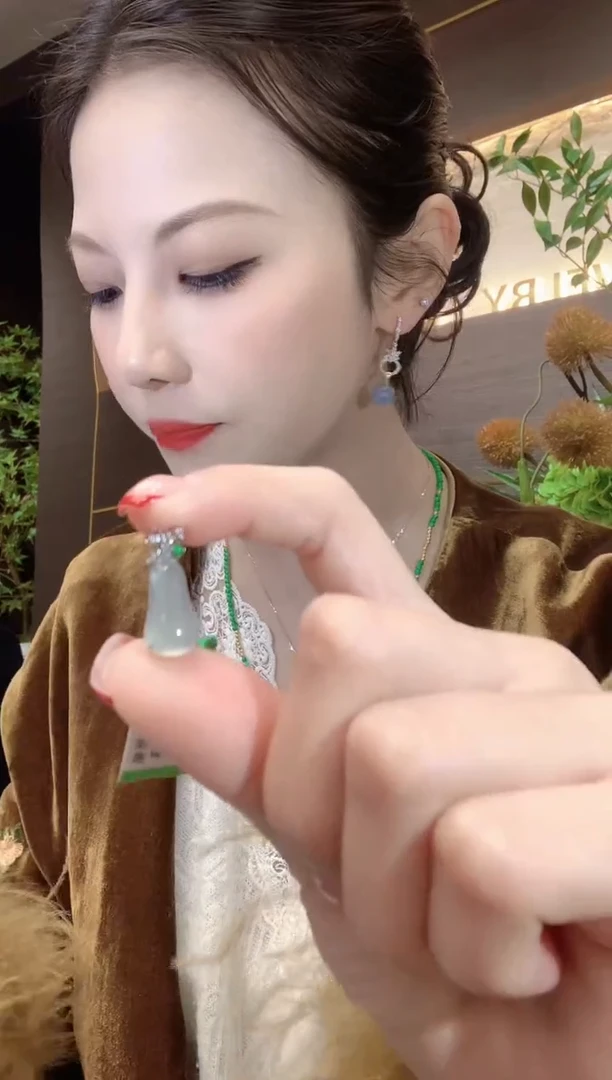 吊坠(不含链)18K金镶嵌翡翠D18