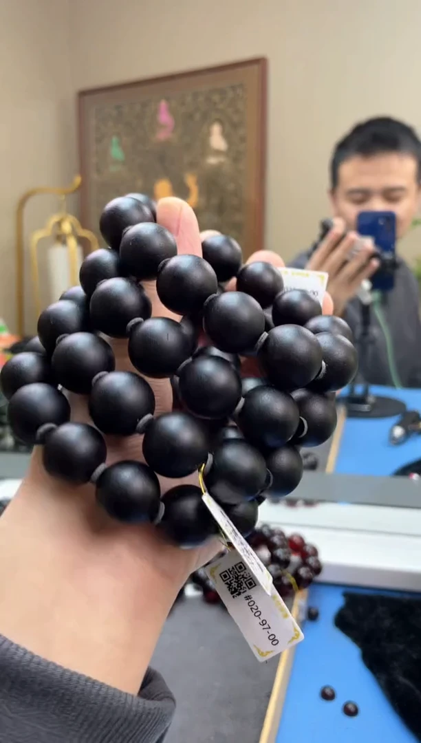 【闪购商品】琥珀裸石未镶嵌C00327多样性发其中一件