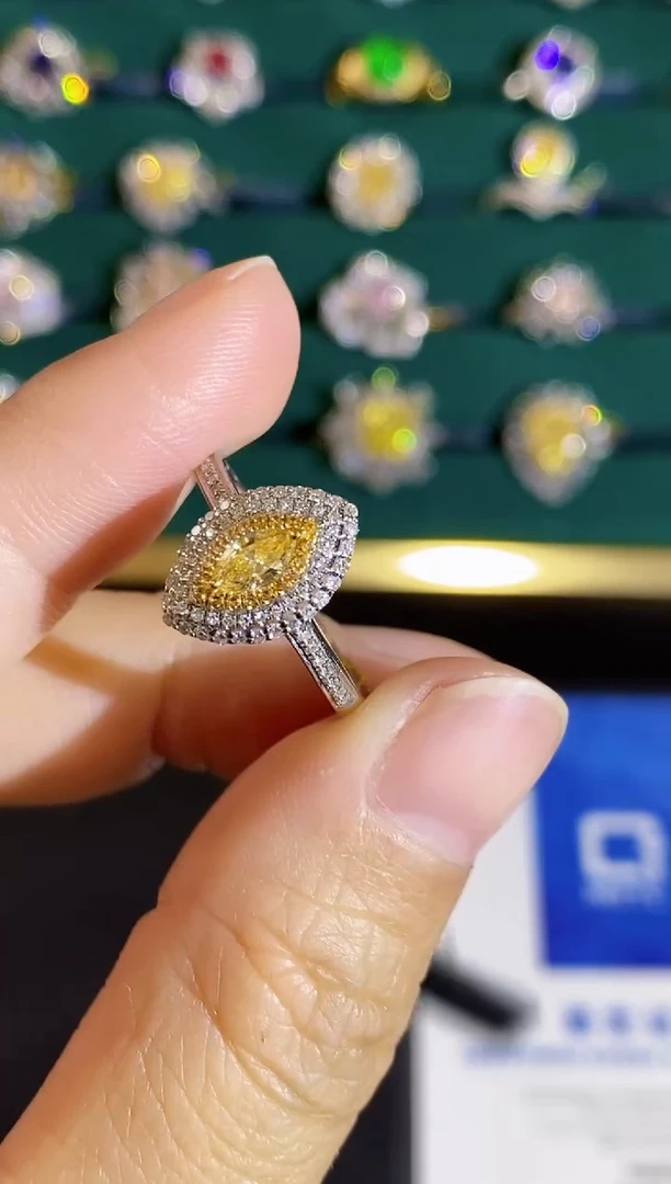 18K金镶嵌戒指钻石戒指