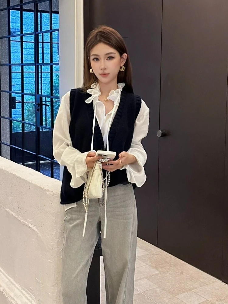 巨好看早秋独特漂亮气质高端小香风白色木耳领衬衫叠穿马甲套装女