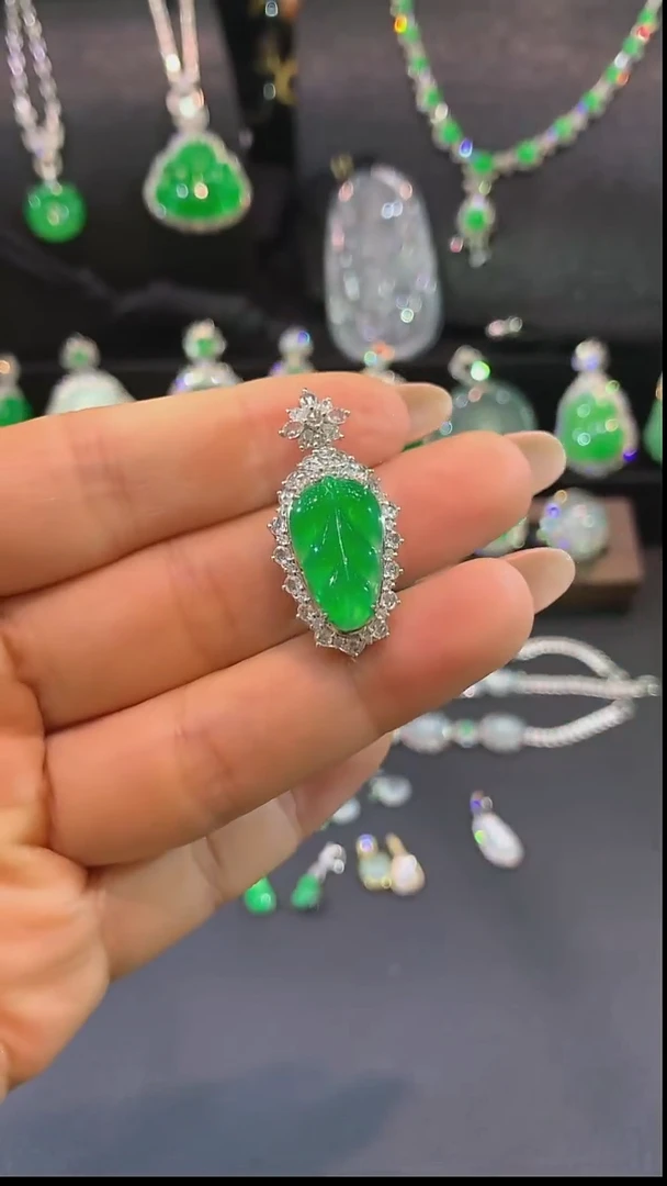 吊坠(不含链)18K金镶嵌翡翠吊坠